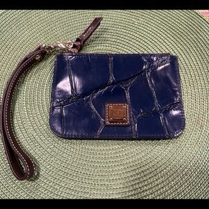 Dooney & Bourke Croco Medium Wristlet Midnight
